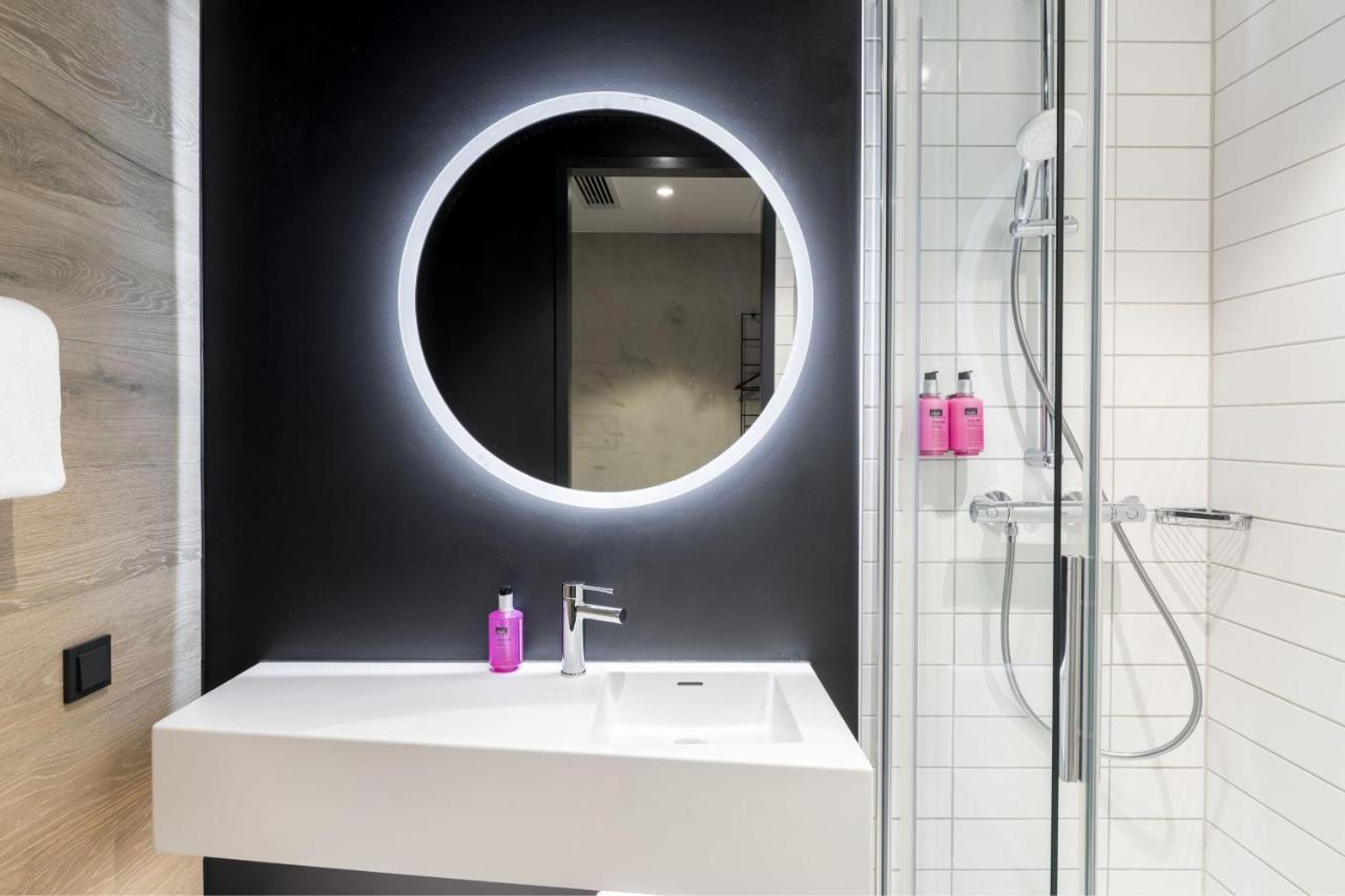 Moxy Outletcity Metzingen Metzingen  Exterior photo